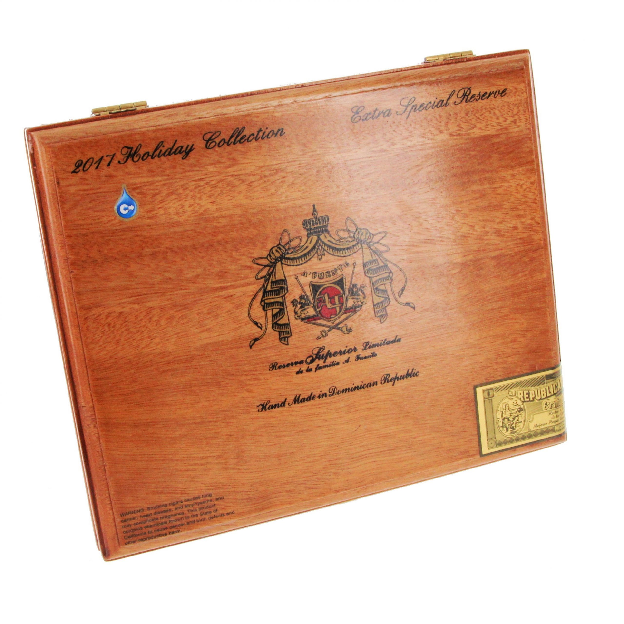 A.FUENTE-HOLIDAY-COLLECTION-10-CIGARS-1-scaled-1.jpg